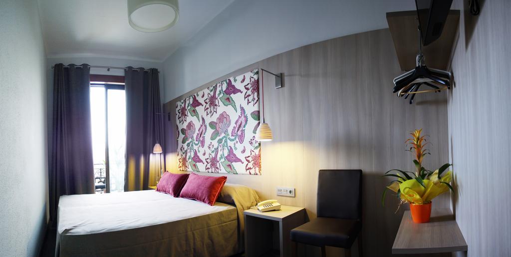 Hotel Ginebra Барселона Экстерьер фото