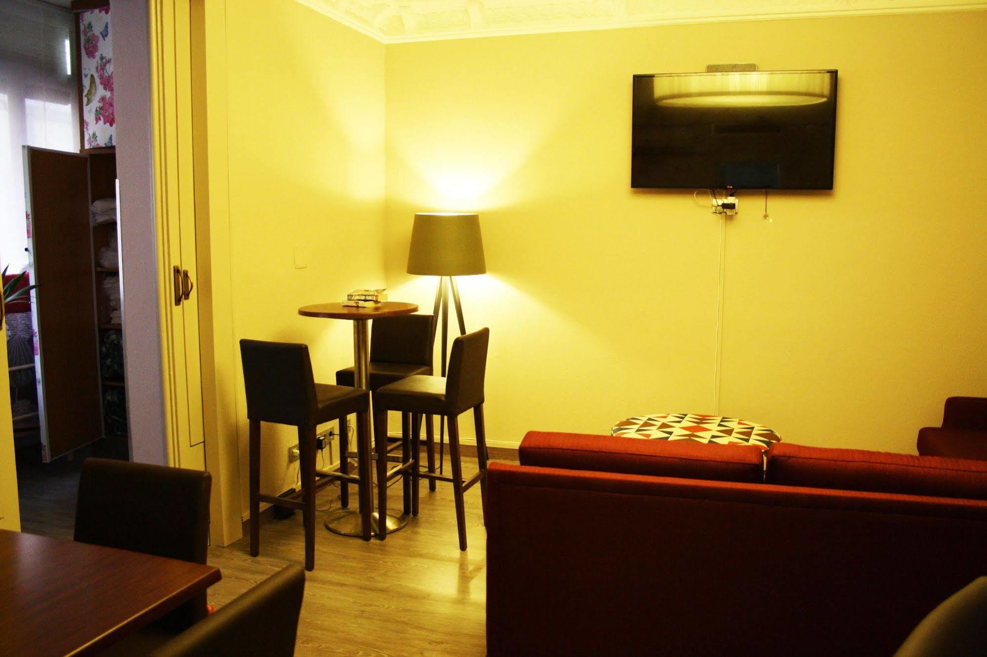 Hotel Ginebra Барселона Экстерьер фото